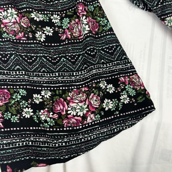Paper Crane Black Geometric Floral Shift Dress With Bell Sleeves open Back S USA - Picture 6 of 12